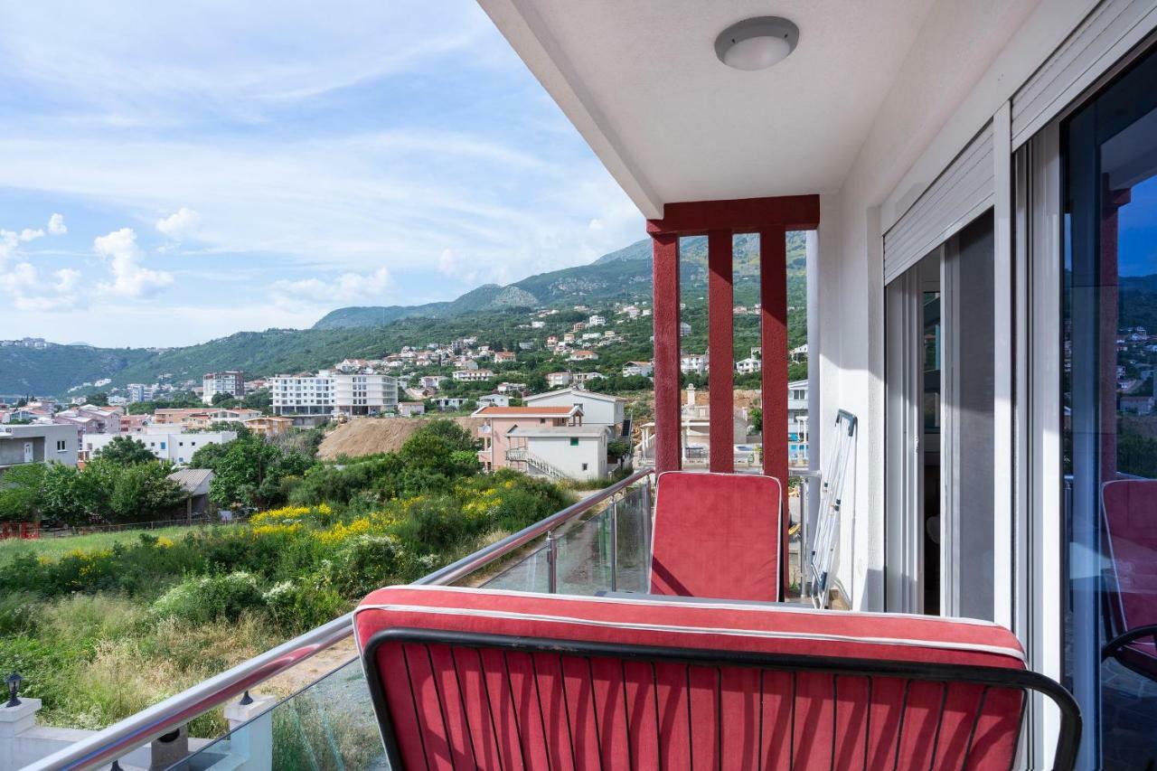Apartments Vila A1 Dobra Voda Exterior photo